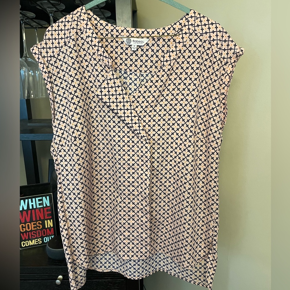 Women’s Bobeau patterned blouse - size medium